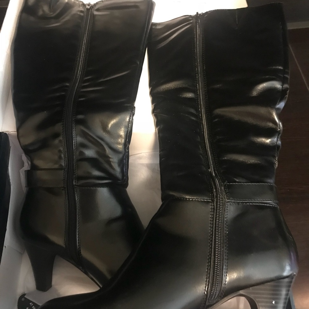 Karen Scott knee high boots. Size 10